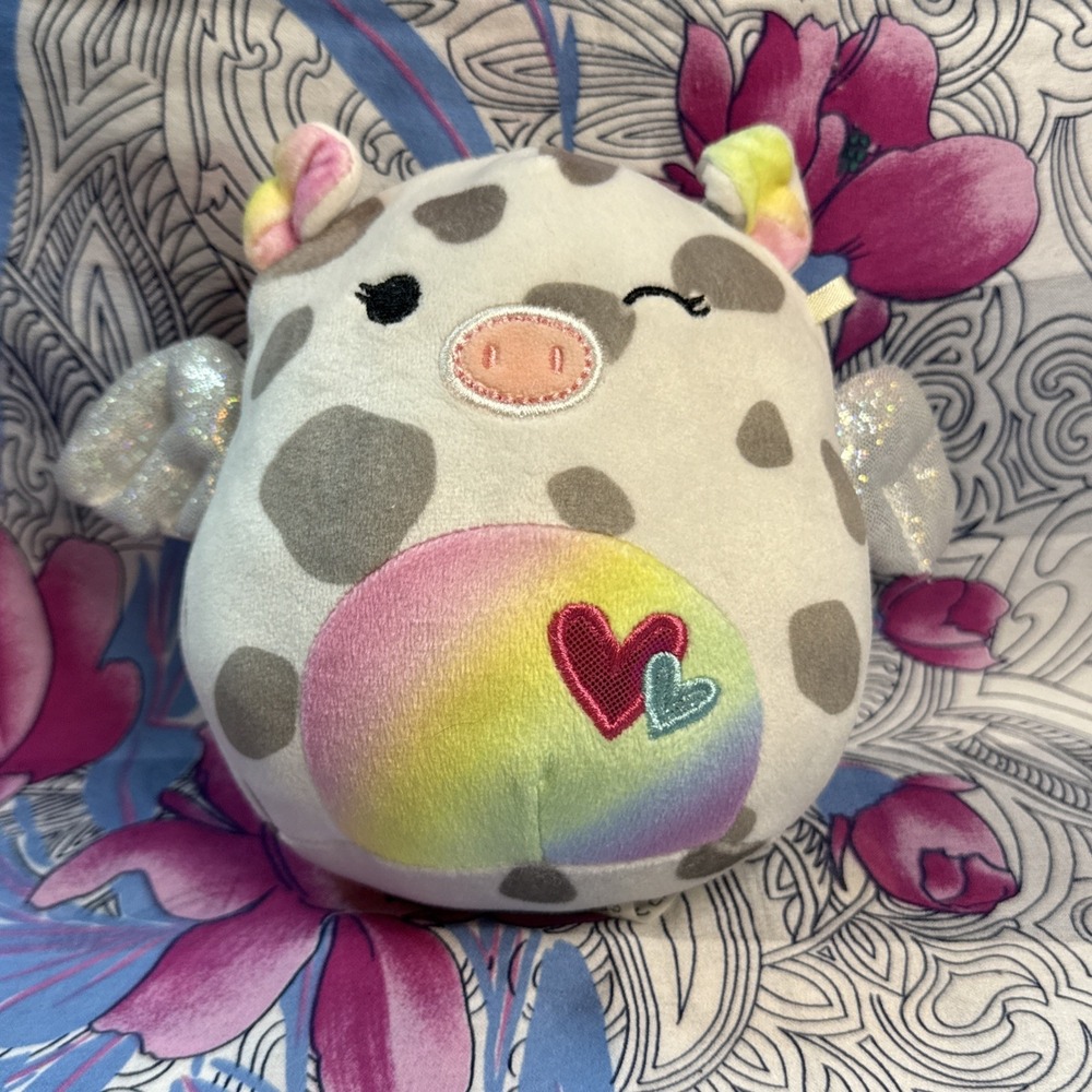 Squishmallows Charaka Valentine's Day 5" Plush Flying Pig Hearts White Gray Wing